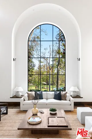 Family Room Arched Window
