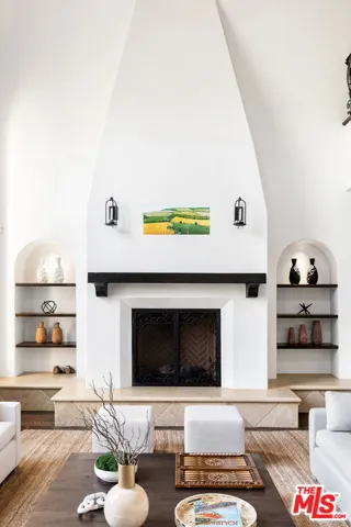 Family Room​​‌​​​​‌​​‌‌​​‌​​​‌‌​​​‌​​‌‌​​‌‌​​‌‌​​​​ Fireplace
