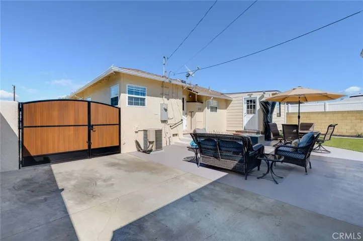 Open Easy Care Backyard