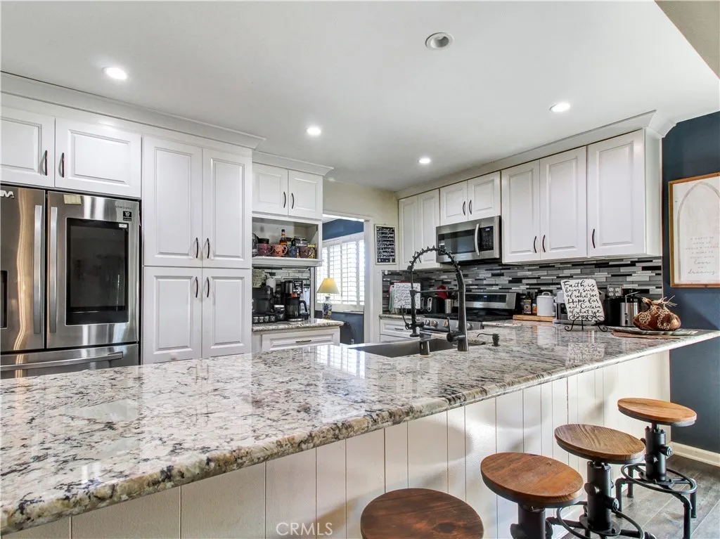 1669 Erin Avenue, Upland, California 91784 home-pic-6