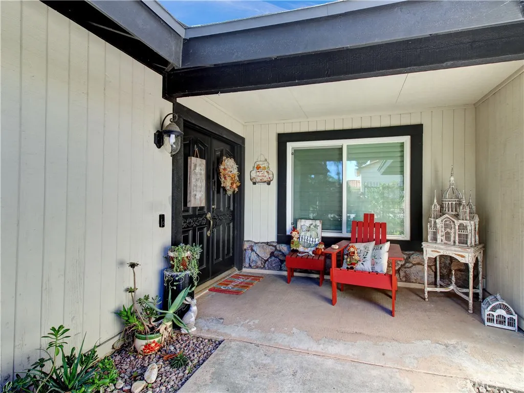 1669 Erin Avenue, Upland, California 91784 home-pic-21