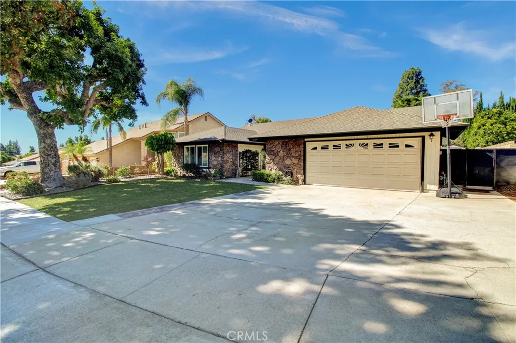 1669 Erin Avenue, Upland, California 91784 home-pic-20