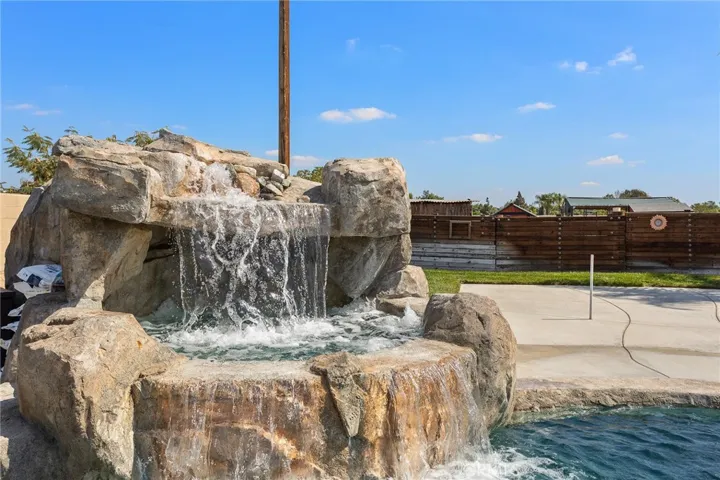 5286 Trail Canyon, Jurupa Valley, California 91752
