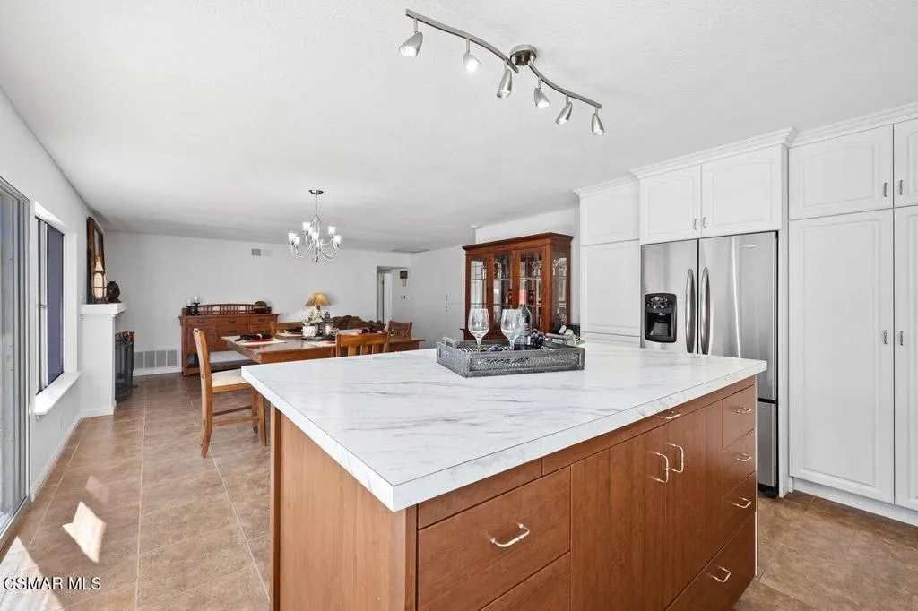 2766 Broadmoor Avenue, Simi Valley, California 93065 home-pic-15