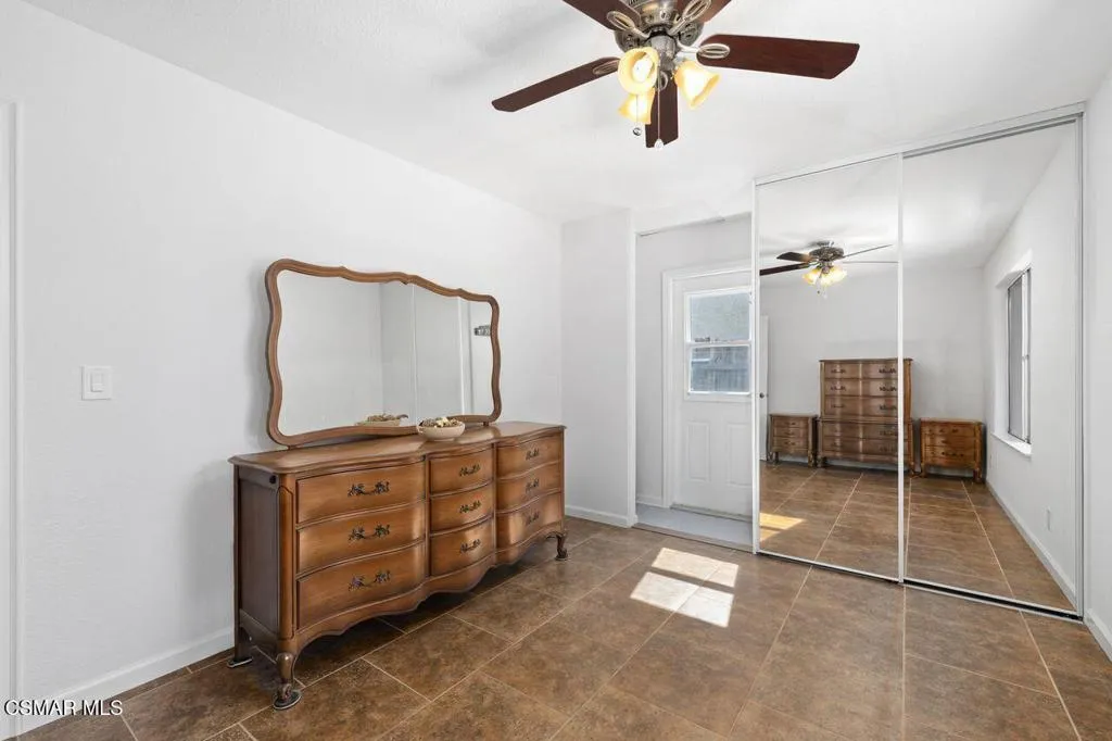 2766 Broadmoor Avenue, Simi Valley, California 93065 home-pic-23