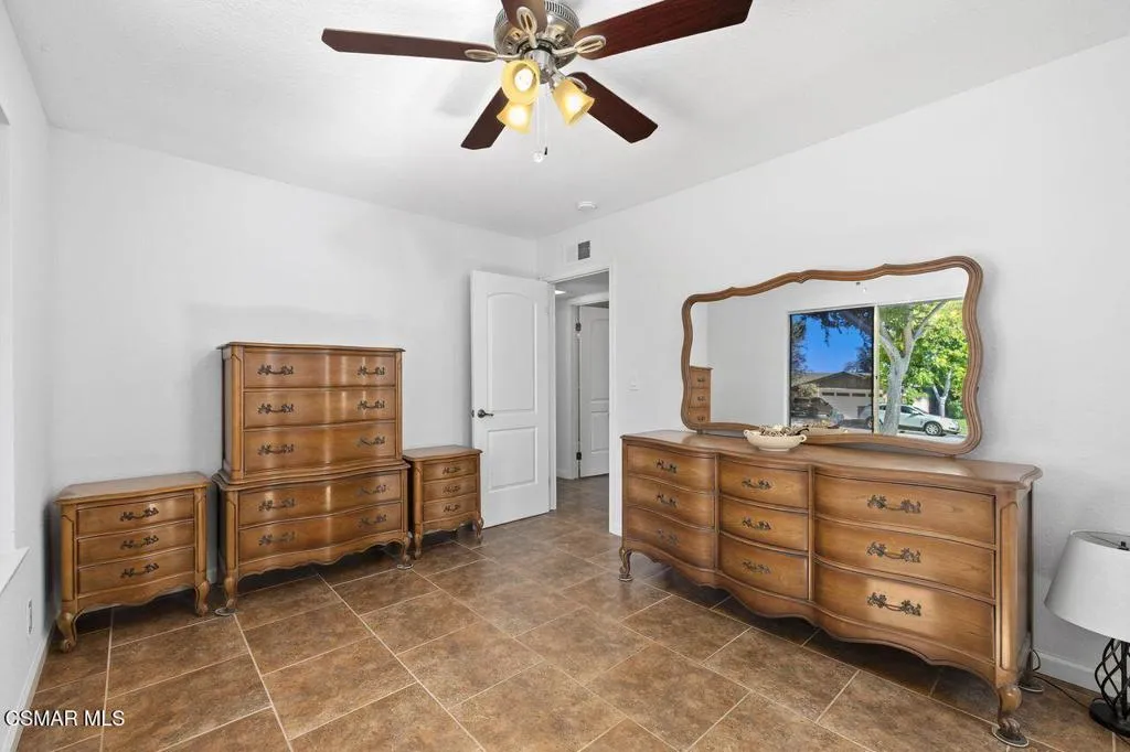 2766 Broadmoor Avenue, Simi Valley, California 93065 home-pic-22