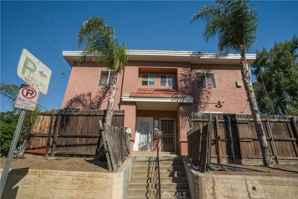 902 S Mesa Street, San Pedro, California 90731 home-pic-1