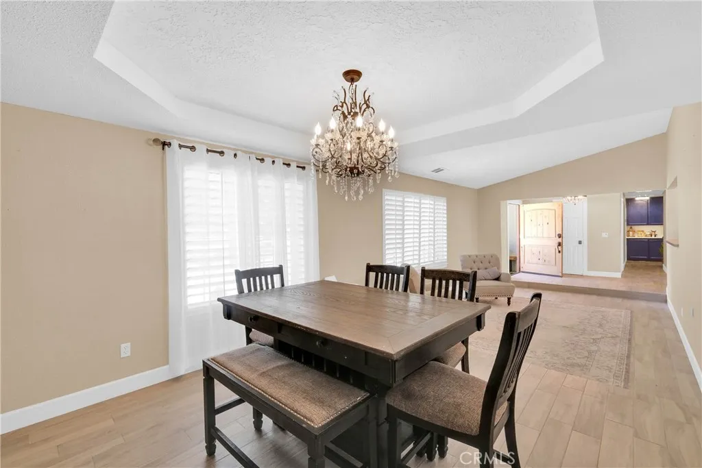 15908 Acoma Road, Apple Valley, California 92307 home-pic-17