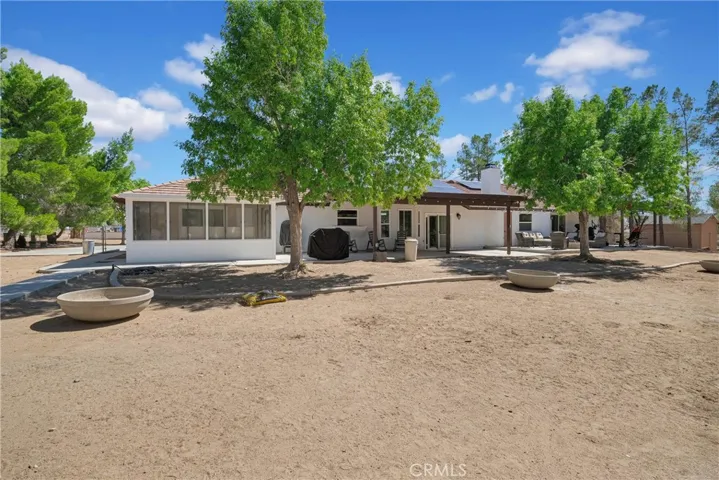 15908 Acoma Road, Apple Valley, California 92307