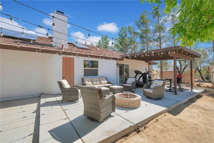 15908 Acoma Road, Apple Valley, California 92307