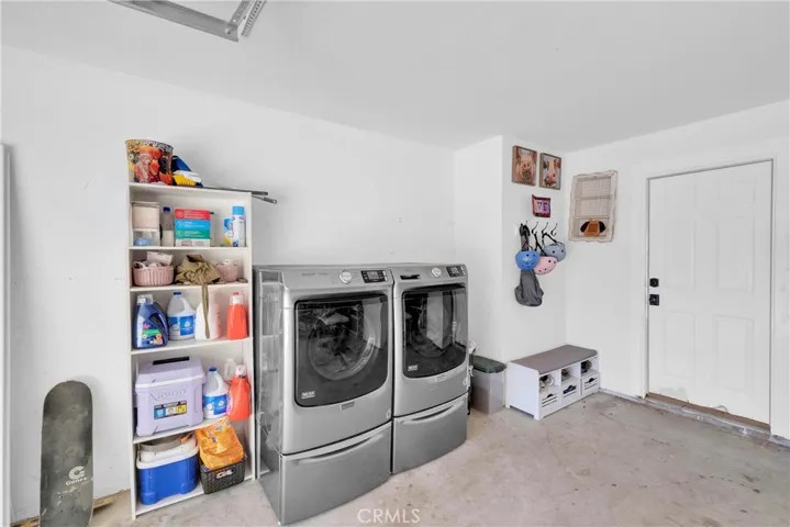 15908 Acoma Road, Apple Valley, California 92307