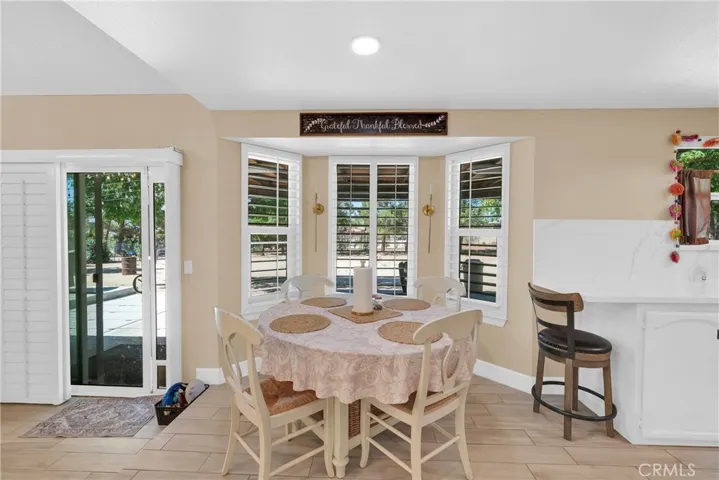 15908 Acoma Road, Apple Valley, California 92307