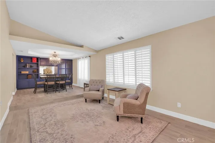 15908 Acoma Road, Apple Valley, California 92307