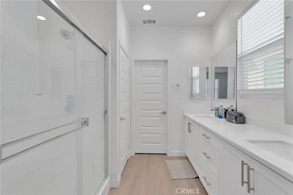 13056 Lancaster, Hesperia, California 92344 home-pic-24