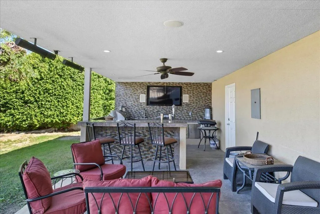 68680 Sharpless Road, Cathedral City, California 92234 home-pic-24