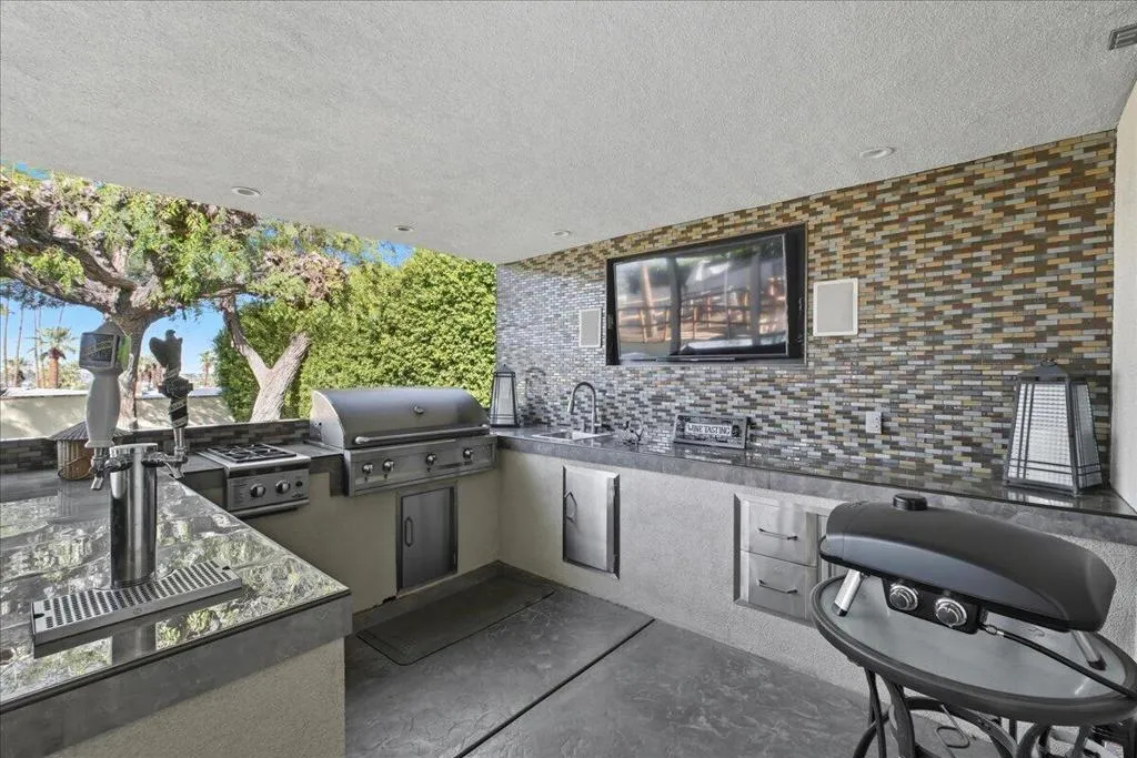 68680 Sharpless Road, Cathedral City, California 92234 home-pic-0