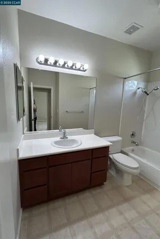 389 Black Rock Street, Brentwood, California 94513-5504