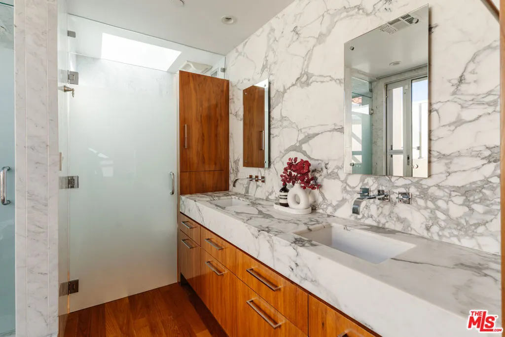 255 Main Street 305, Venice, California 90291 home-pic-16