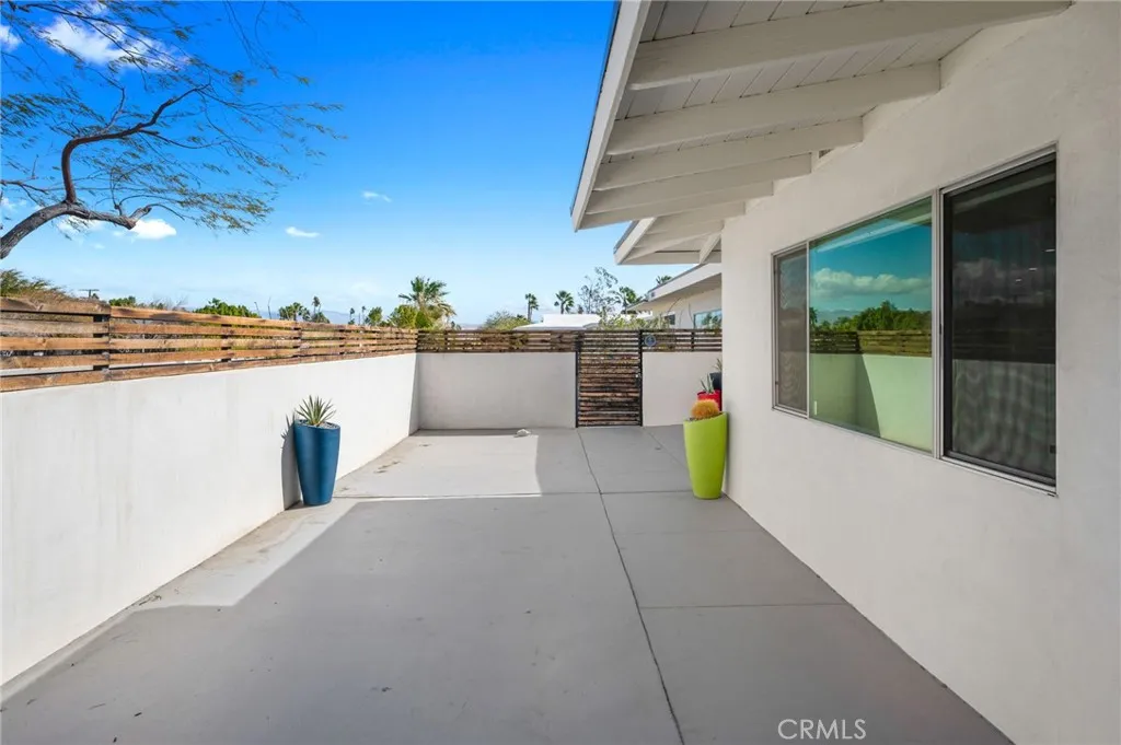 1055 E Racquet Club, Palm Springs, California 92262 home-pic-5