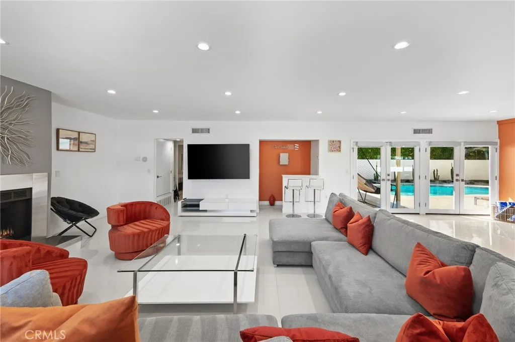 1055 E Racquet Club, Palm Springs, California 92262 home-pic-12