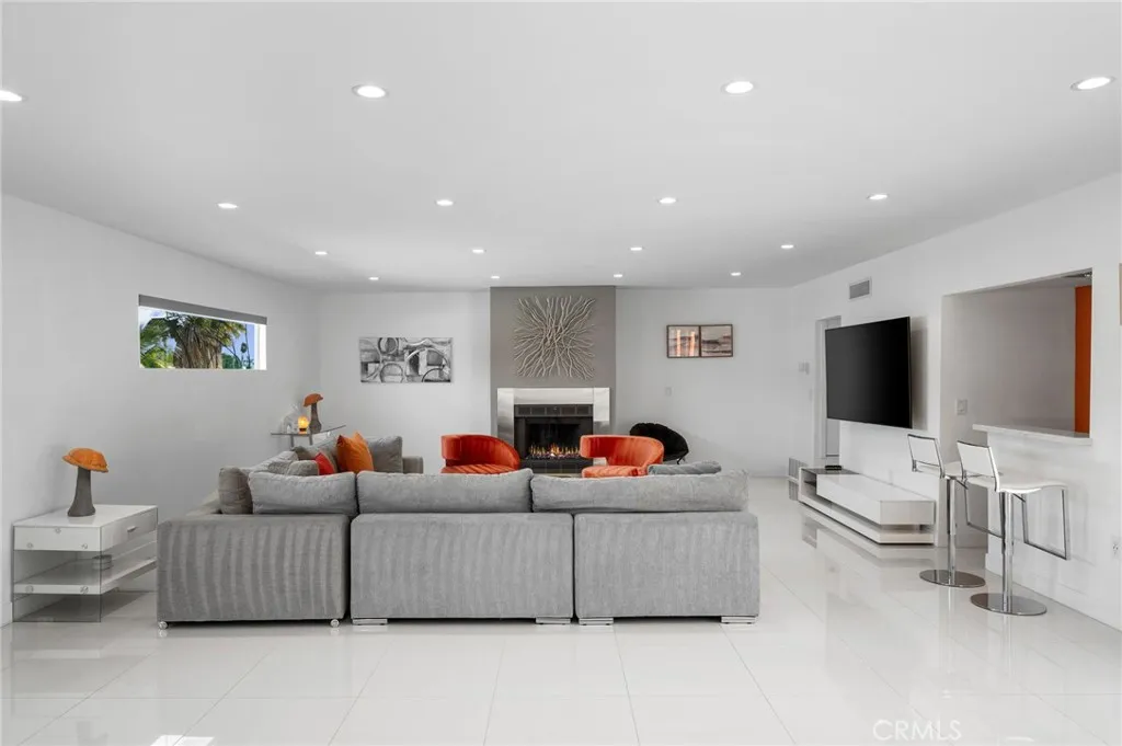 1055 E Racquet Club, Palm Springs, California 92262 home-pic-14
