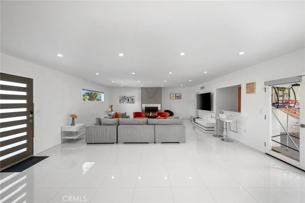 1055 E Racquet Club, Palm Springs, California 92262 home-pic-7
