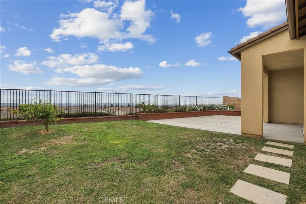 676 E Desert Willow Road, Azusa, California 91702 home-pic-41