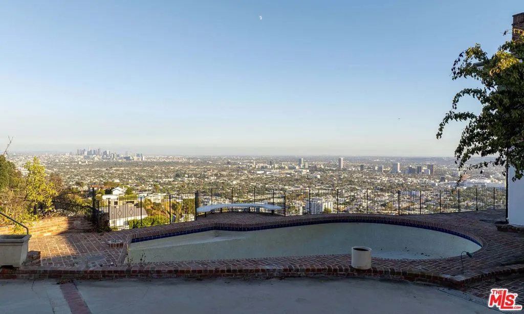 8900 Evanview Drive, Los Angeles, California 90069 home-pic-7