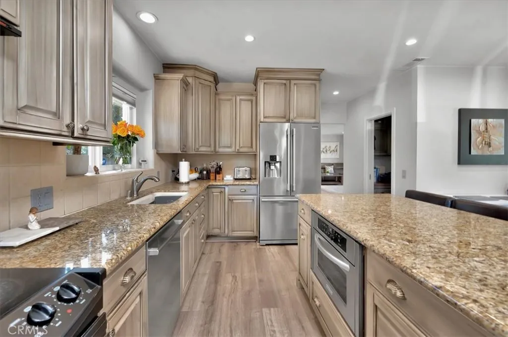 4481 N Palm, Fresno, California 93704 home-pic-9