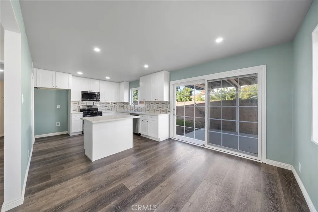 21992 Acarus, Carson, California 90745 home-pic-10