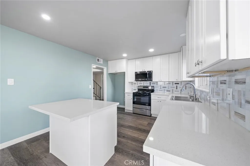 21992 Acarus, Carson, California 90745 home-pic-14