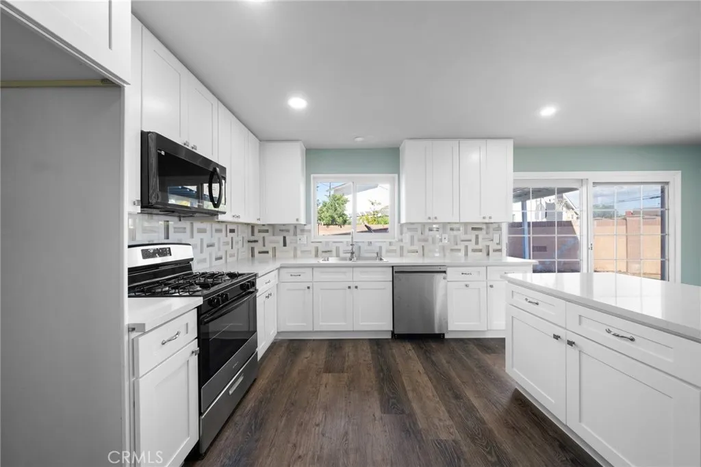 21992 Acarus, Carson, California 90745 home-pic-12