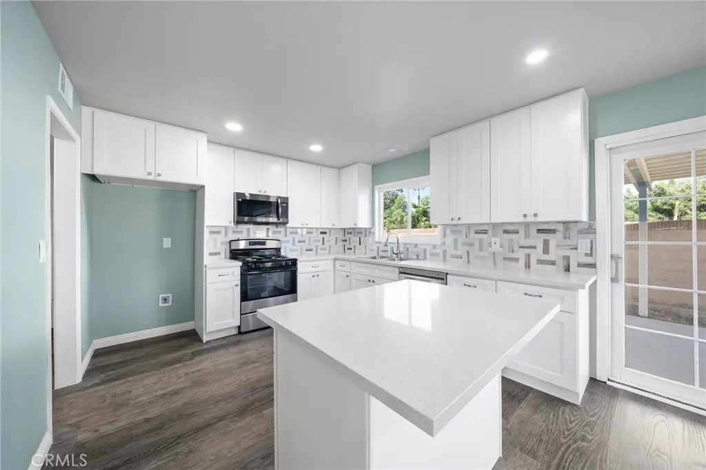 21992 Acarus, Carson, California 90745 home-pic-13