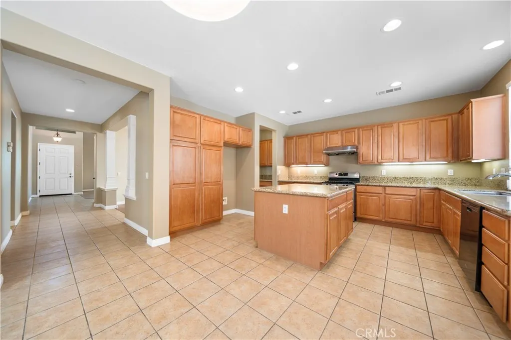 28718 Woodchester Way, Menifee, California 92584 home-pic-10
