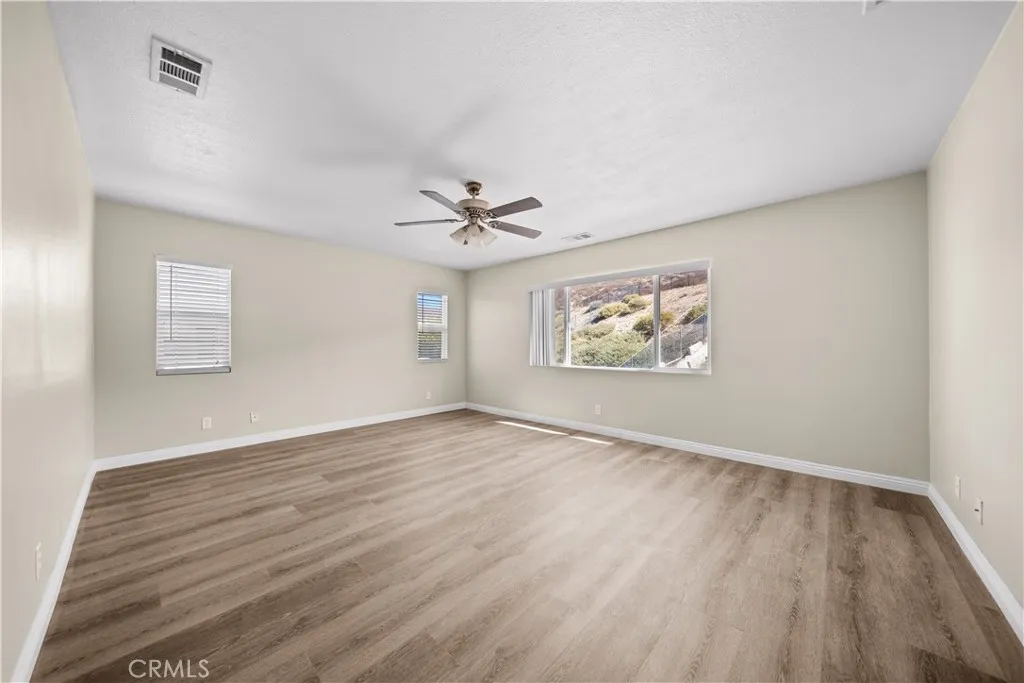 28718 Woodchester Way, Menifee, California 92584 home-pic-21