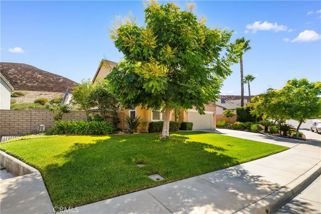 28718 Woodchester Way, Menifee, California 92584 home-pic-2