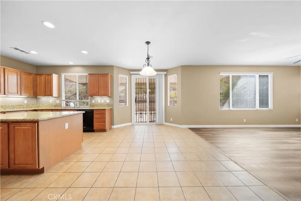 28718 Woodchester Way, Menifee, California 92584 home-pic-11