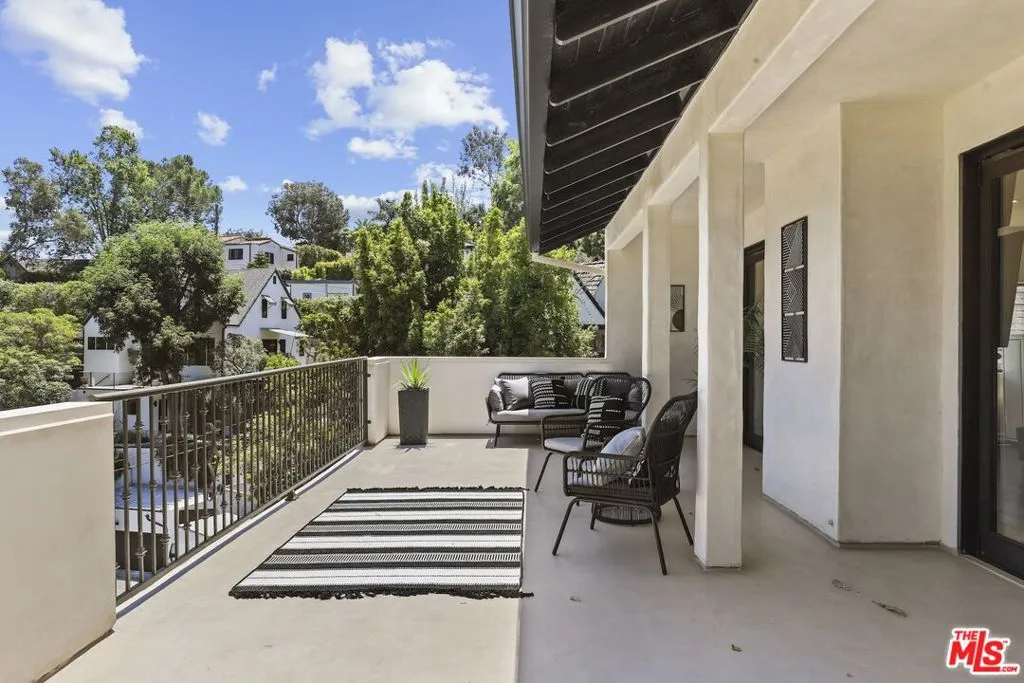 5940 Manola Way, Los Angeles, California 90068 home-pic-24