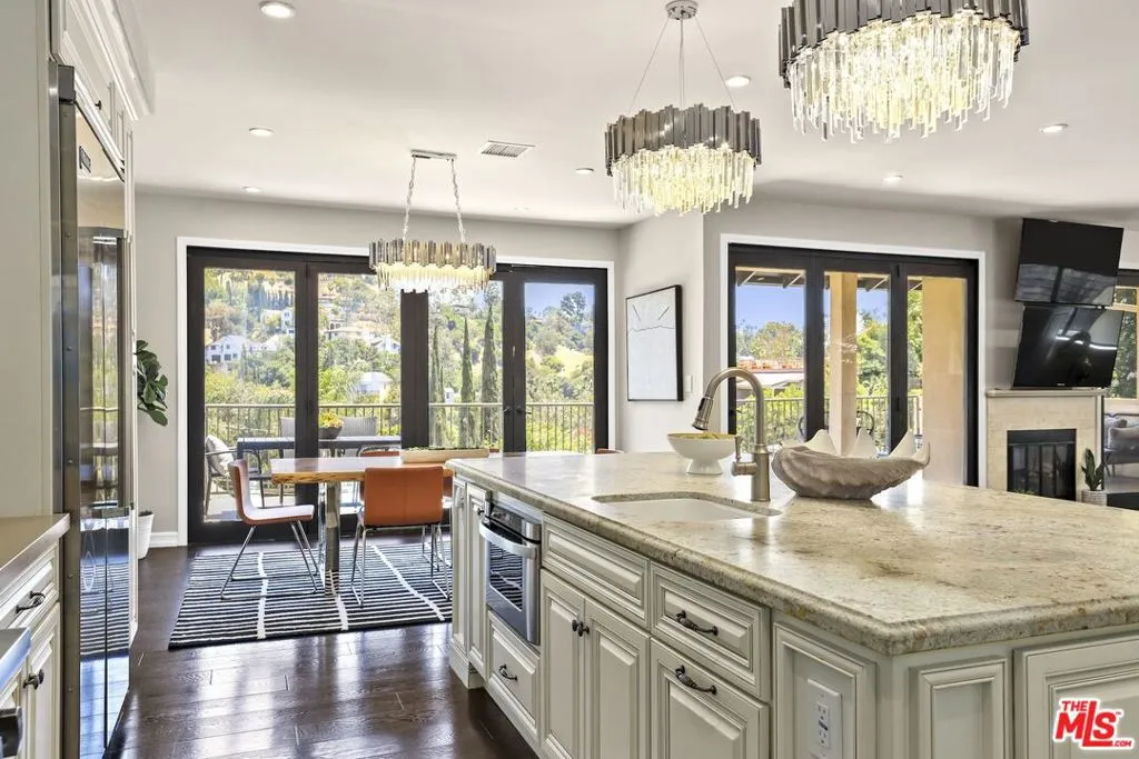 5940 Manola Way, Los Angeles, California 90068 home-pic-3
