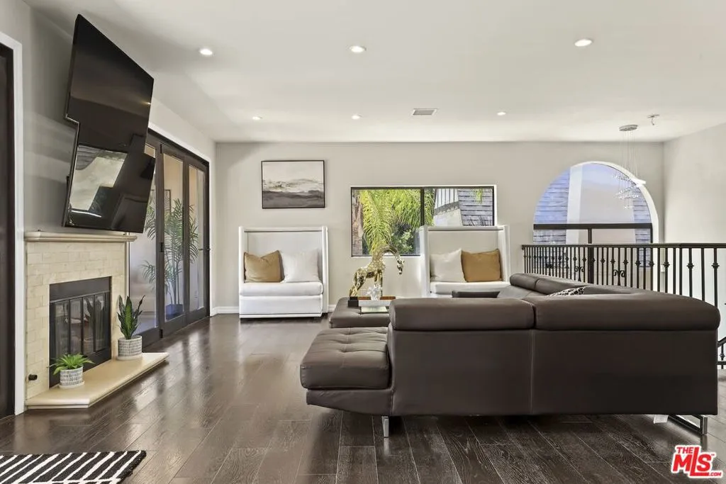 5940 Manola Way, Los Angeles, California 90068 home-pic-8