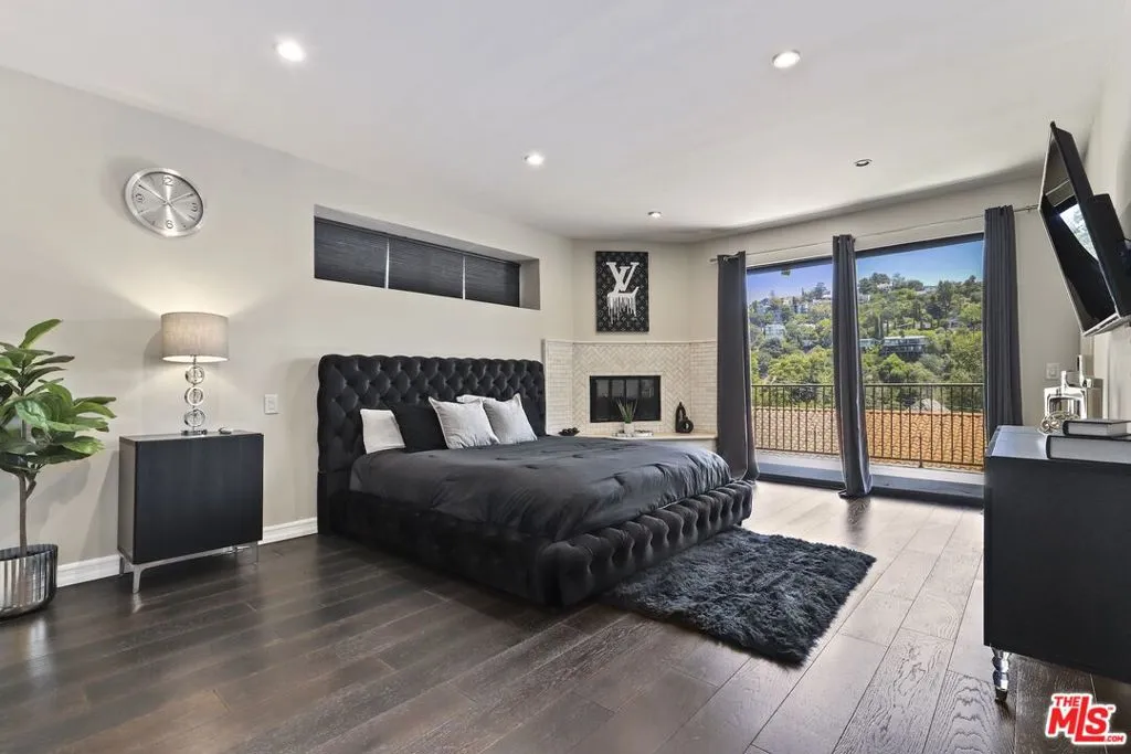 5940 Manola Way, Los Angeles, California 90068 home-pic-12