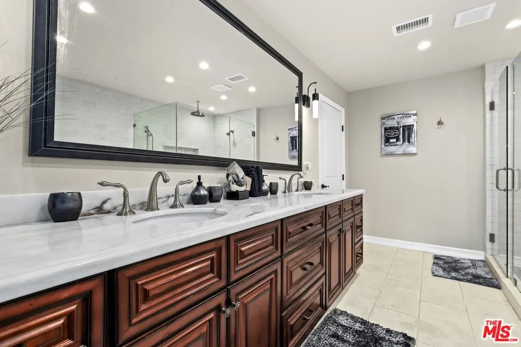 5940 Manola Way, Los Angeles, California 90068 home-pic-13