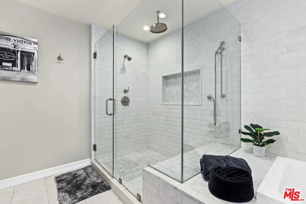 5940 Manola Way, Los Angeles, California 90068 home-pic-14