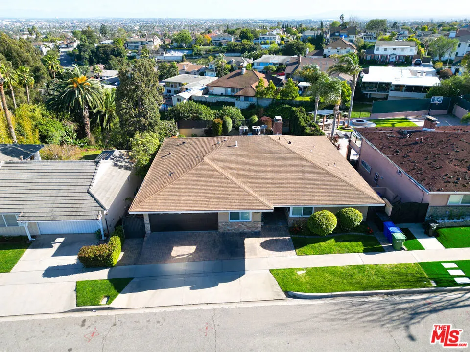 4028 Kenway Avenue, View Park, California 90008 home-pic-1