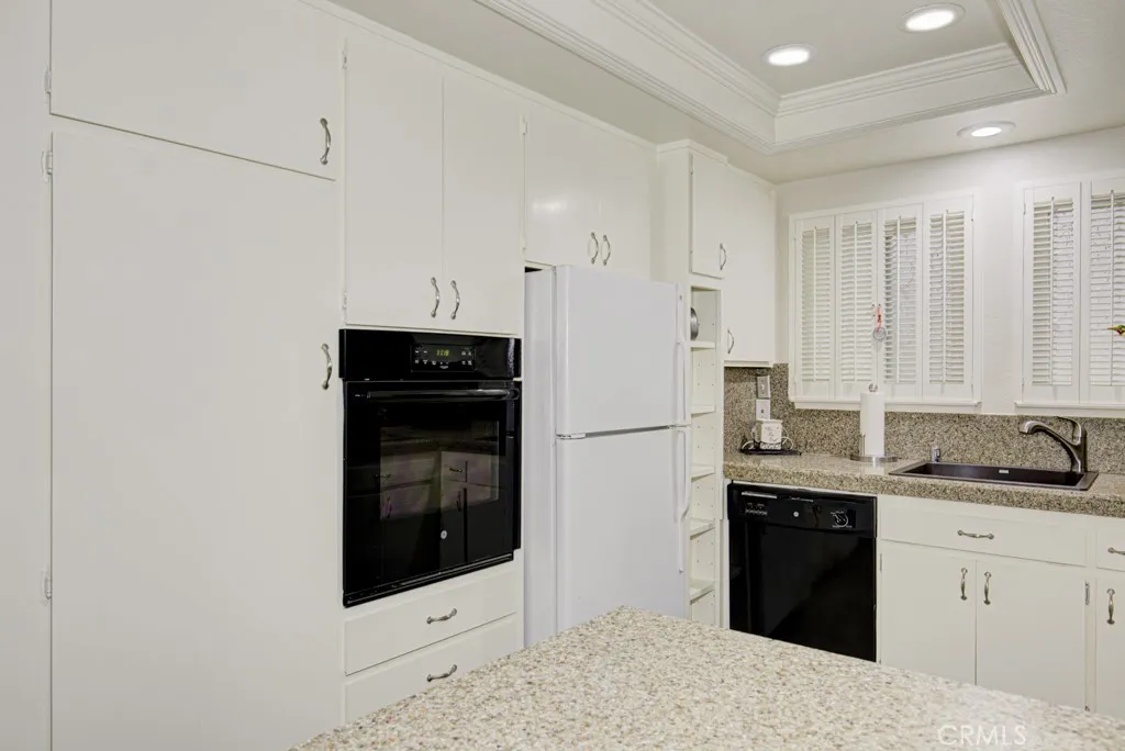 662 Via Los Altos N, Laguna Woods, California 92637 home-pic-12