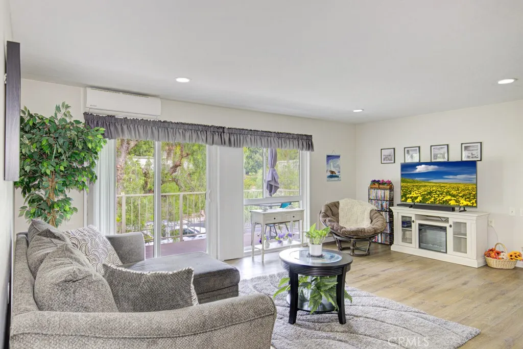 662 Via Los Altos N, Laguna Woods, California 92637 home-pic-3