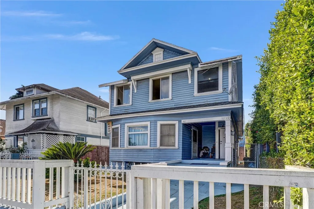 1661 Arlington Avenue, Los Angeles, California 90019 home-pic-2