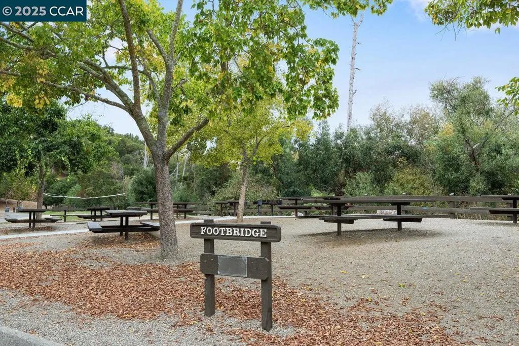 5513 Rothman Ct, Castro Valley, California 94552 home-pic-45