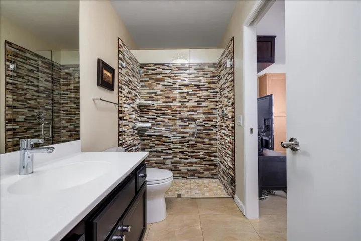 24-hdrephoto.com-1241-primavera-dr-n-071