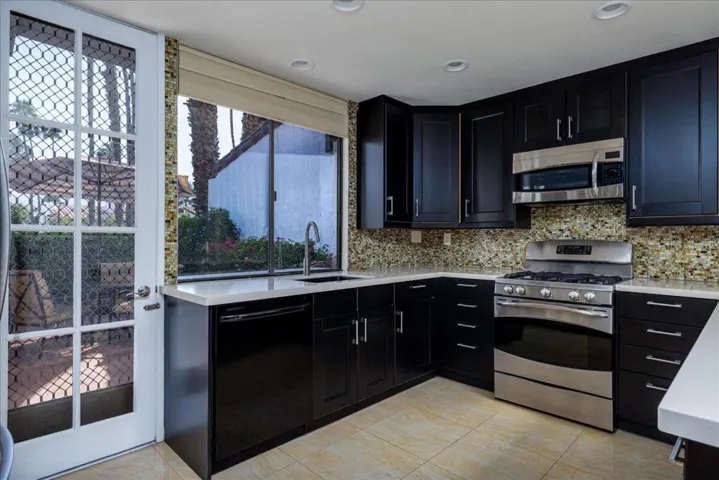 28-hdrephoto.com-1241-primavera-dr-n-160